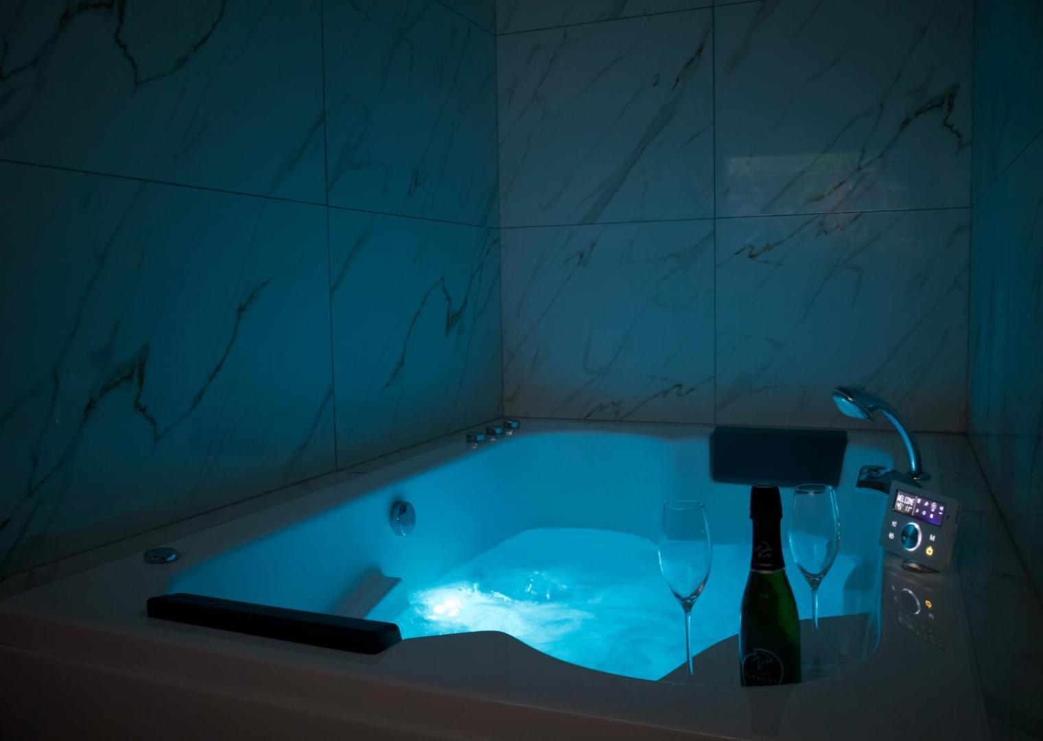 Le Moment Bien-Etre - Appartement Avec Spa Privatif Saint-Omer  Luaran gambar
